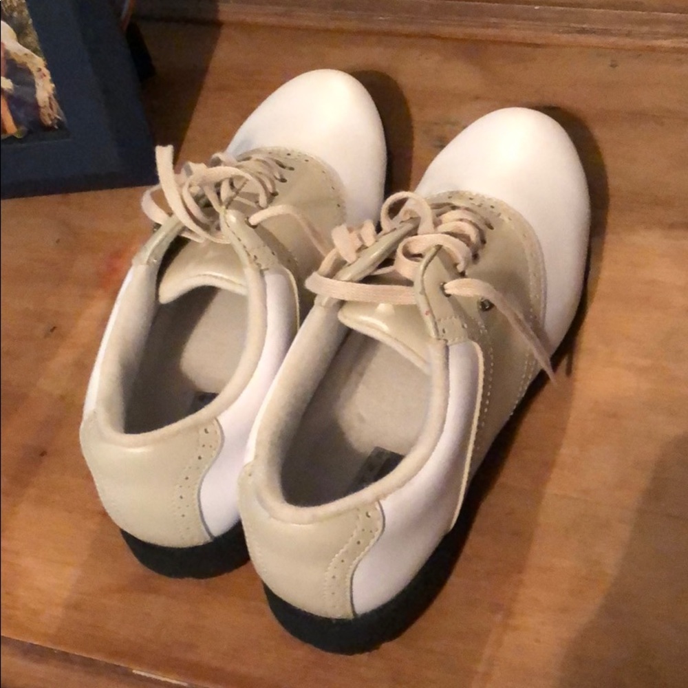 New ladies golf shoes